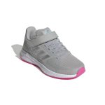 נעלי ספורט אדידס לילדים Adidas Runfalcon 3.0 נעלי ספורט אדידס לילדים צבע אפור בהיר סוליה ורודה עם סקוטש Adidas Runfalcon 3.0